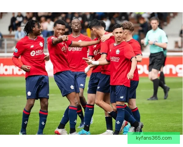 里尔与朗斯德比临近开赛 两队备战压力倍增竞争激烈